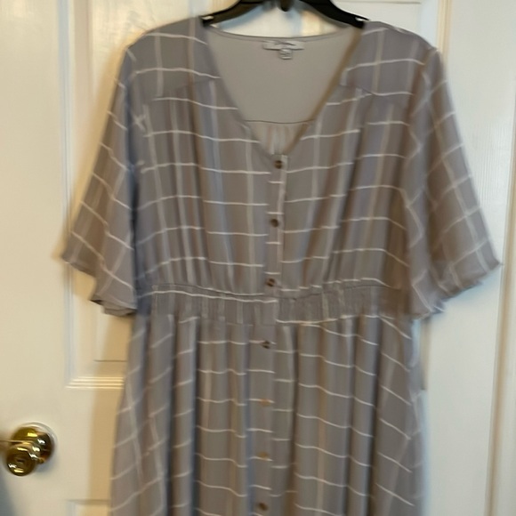 Gray Tattersall Buttonfront Chiffon Flowing MaxiDress 1X - Picture 1 of 5